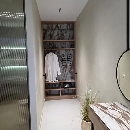 Apartment Lorins Seaside Santorini In Drymades