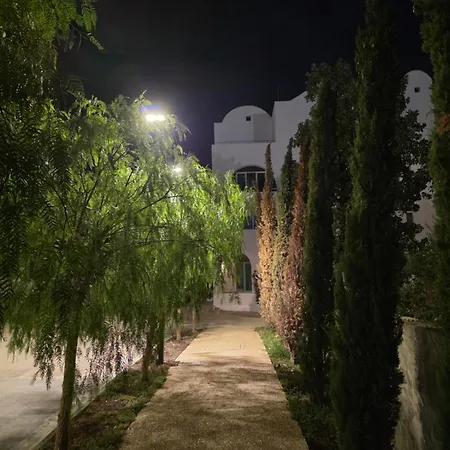 Lorins Seaside Santorini In Drymades Apartment Gjilek