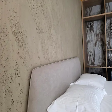 Lorins Seaside Santorini In Drymades Gjilek