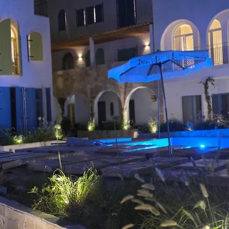Lorins Seaside Santorini - Drymades,