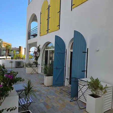Апартаменты Lorins Seaside Santorini - Drymades, Дхерми