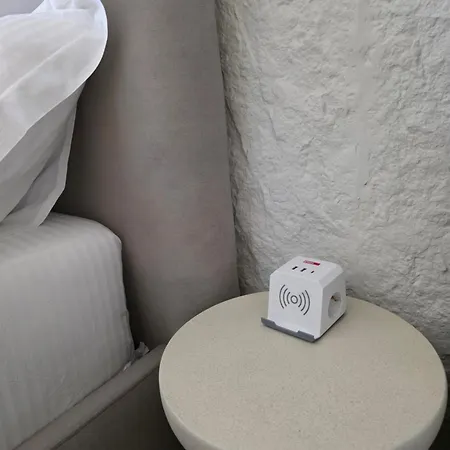 Lorins Seaside Santorini - Drymades,