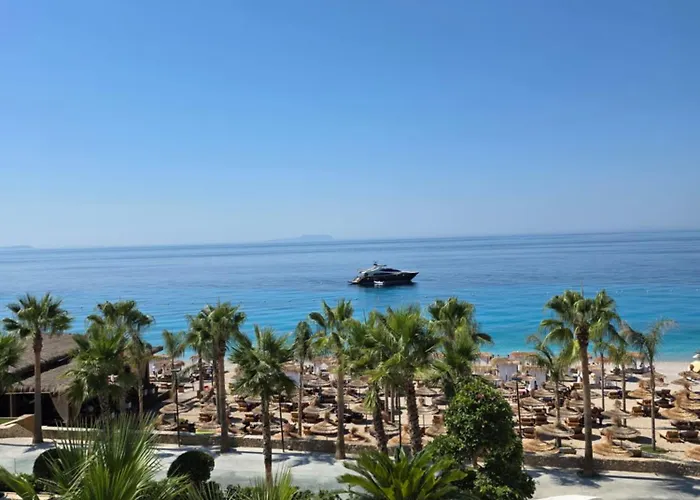 Lorins Seaside Santorini In Drymades 公寓 *